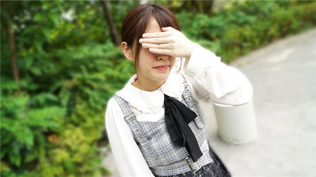 清晨偷看小电影被继父发现！学生妹JK校服都没脱就被逼到墙角无套内射